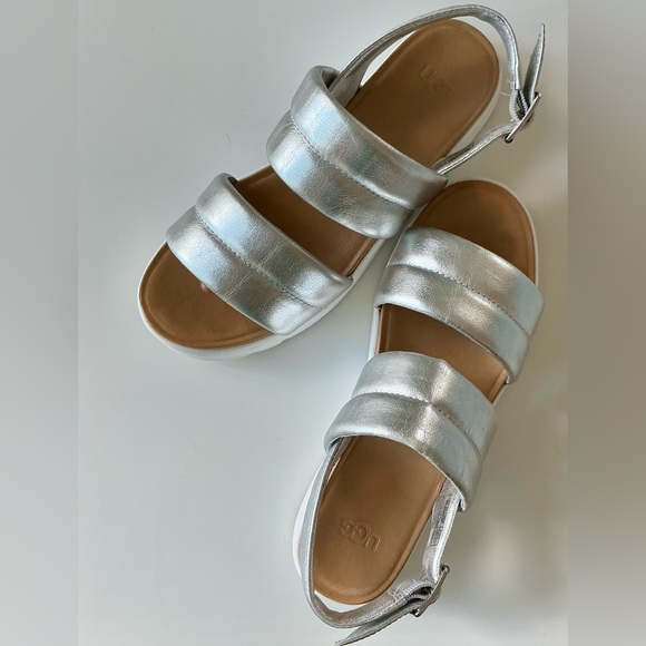 UGG Zayne Sandals Sz 8.5 - Picture 1 of 12